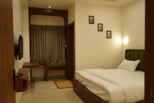 Chhatarpur Hotel | Hotel Ratan Palace