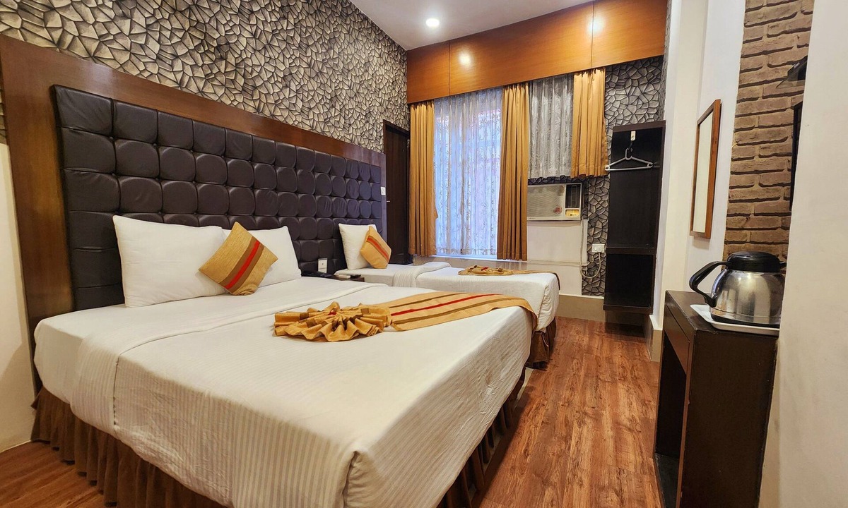 Dharmatala Hotel | HOTEL RAUNAK