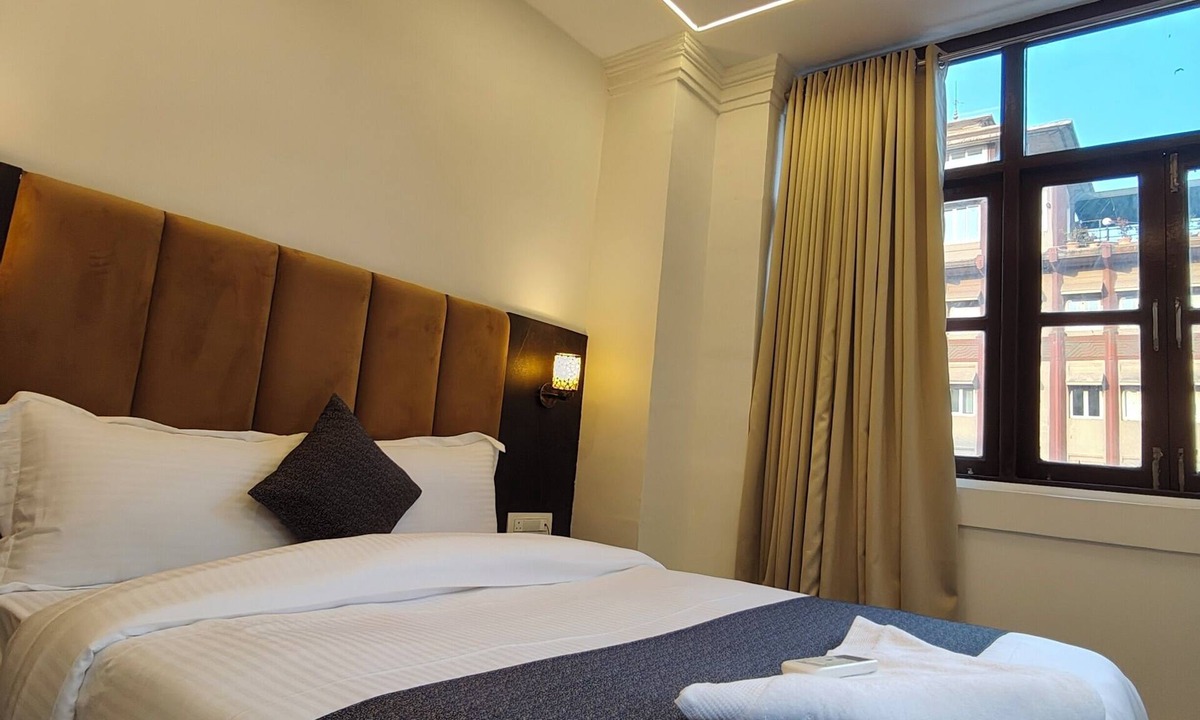 Wellington Pier Hotel | Hotel Regal Gate