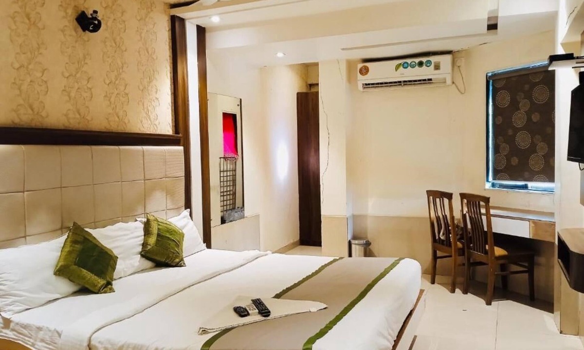 J B Nagar Hotel | Hotel Regal Inn