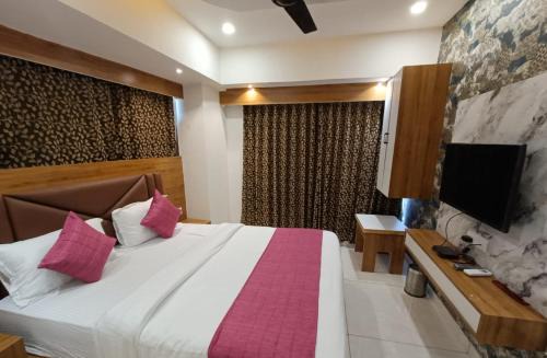 Ahmedabad Bed & Breakfast | Hotel RK ICON