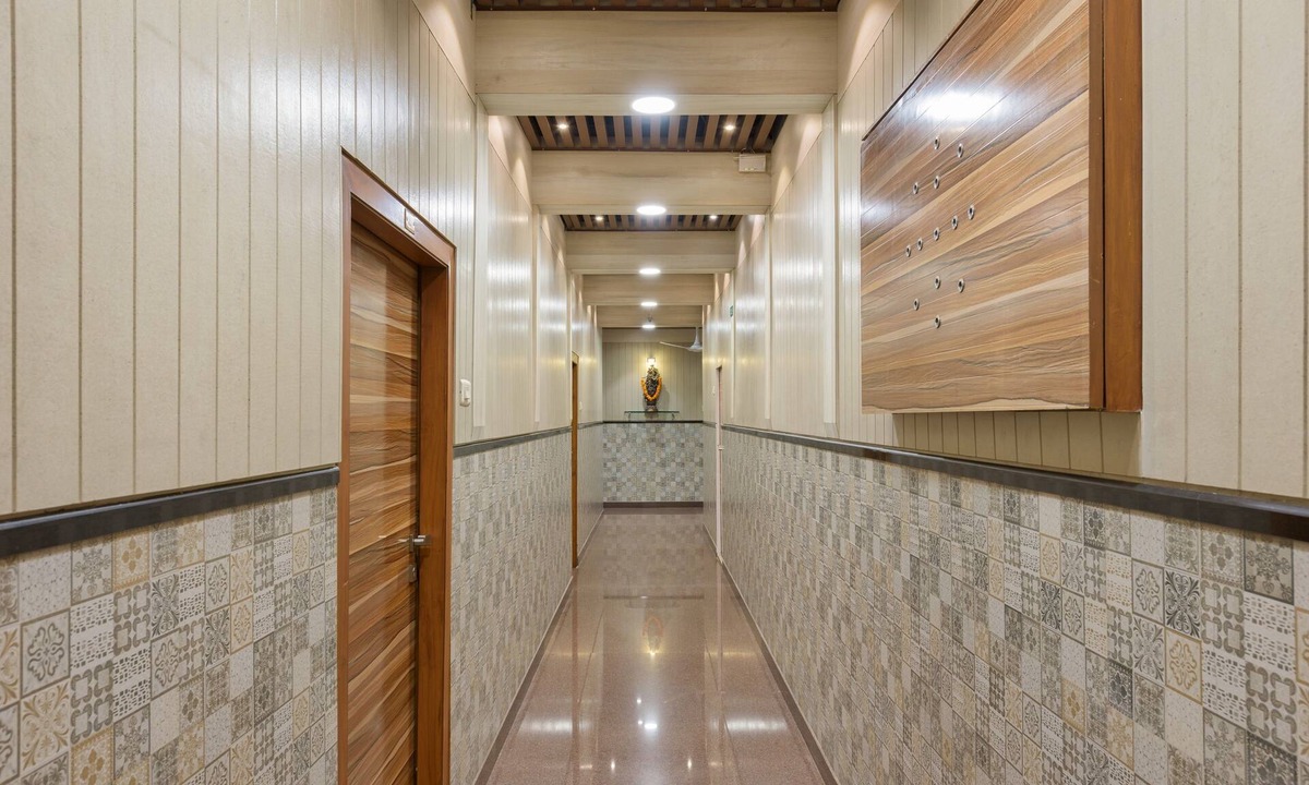 Prabhadevi Hotel | Hotel Royal Castle