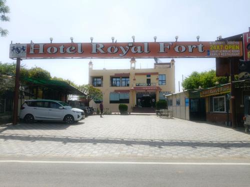 DLF Phase 3 Hotel | Hotel Royal Fort