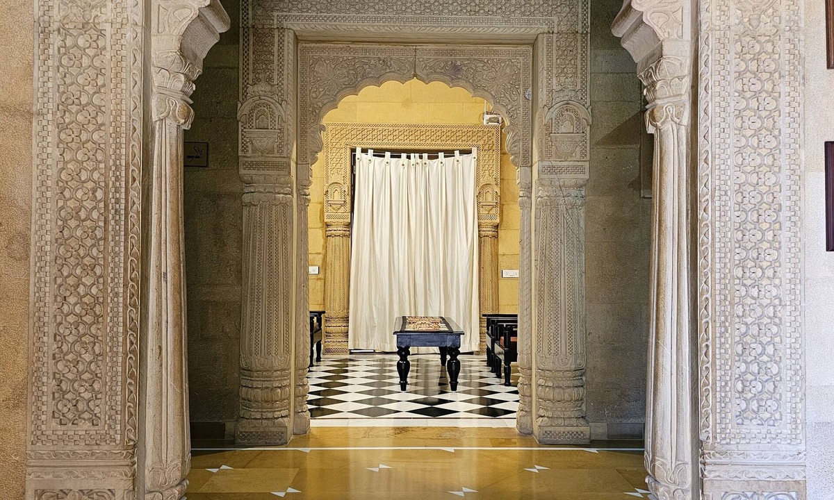 Amar Sagar Pol Hotel | Hotel Royal Haveli