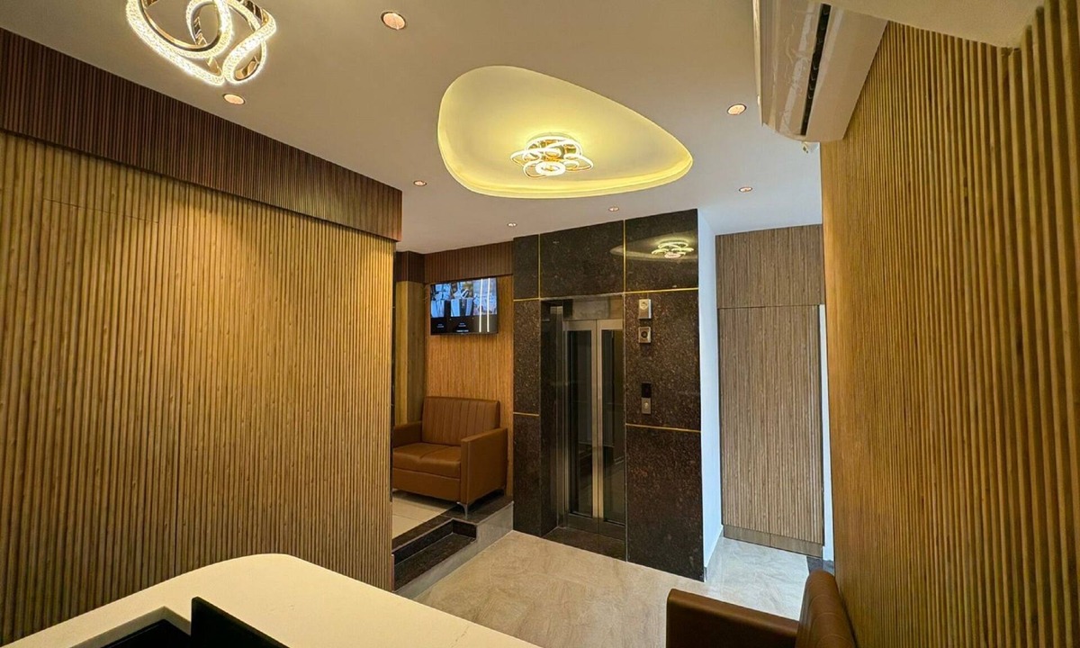 Thousand Lights Hotel | Hotel Royal Inn