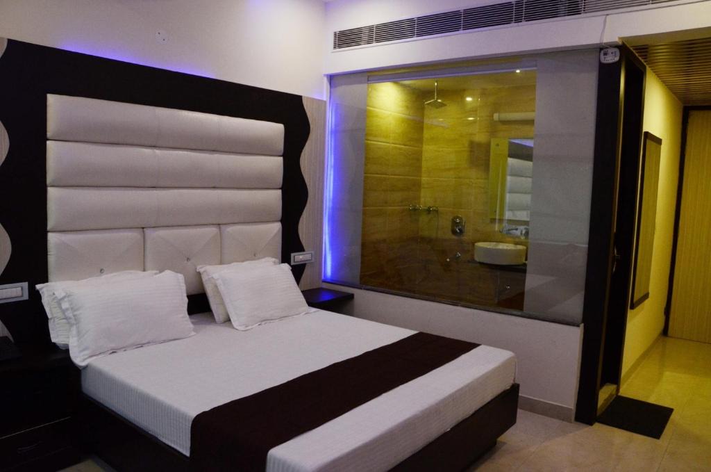 Sector 22 Hotel | Hotel Royal Park 22