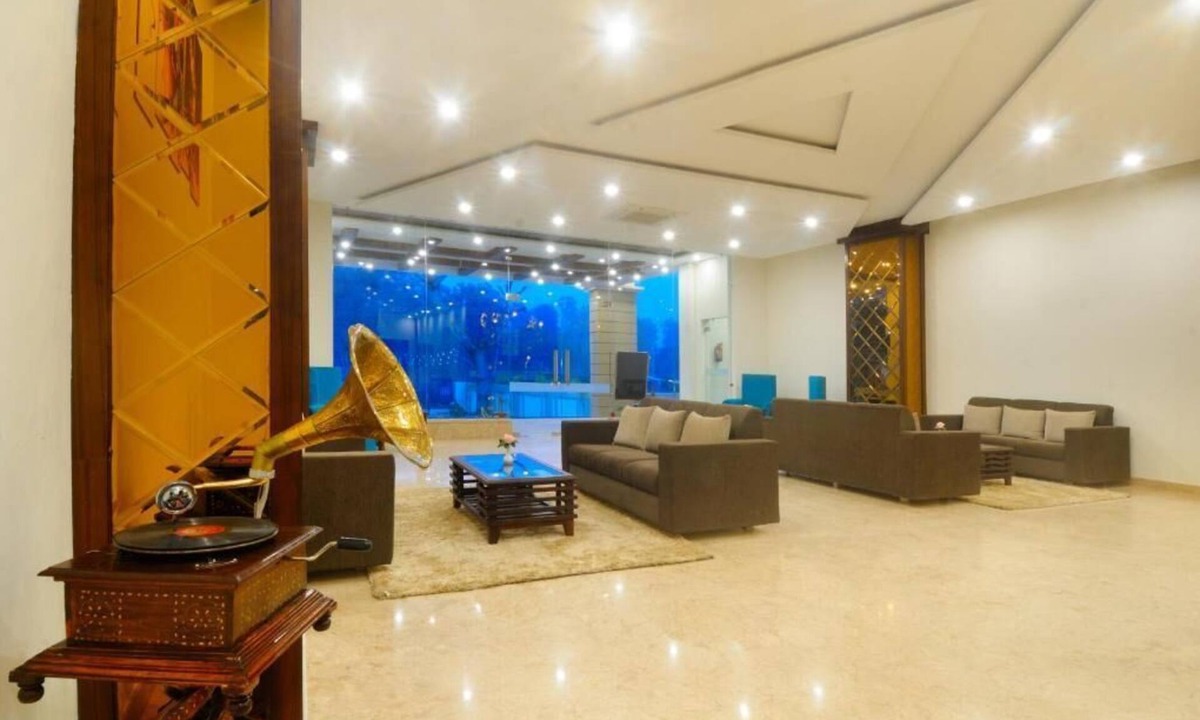 Jwalapur Hotel | Hotel Royal Vrindaban