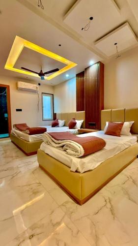 Varanasi Hotel | HOTEL RR Grand
