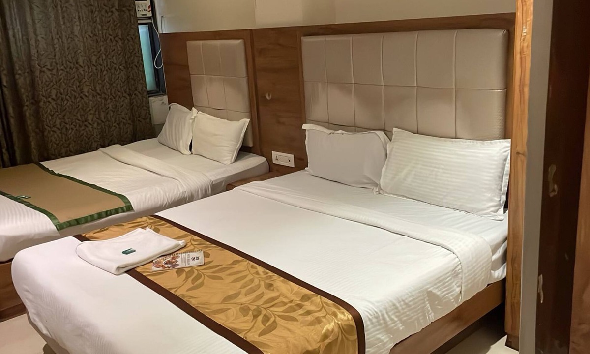 Vile Parle Hotel | Hotel RR Inn