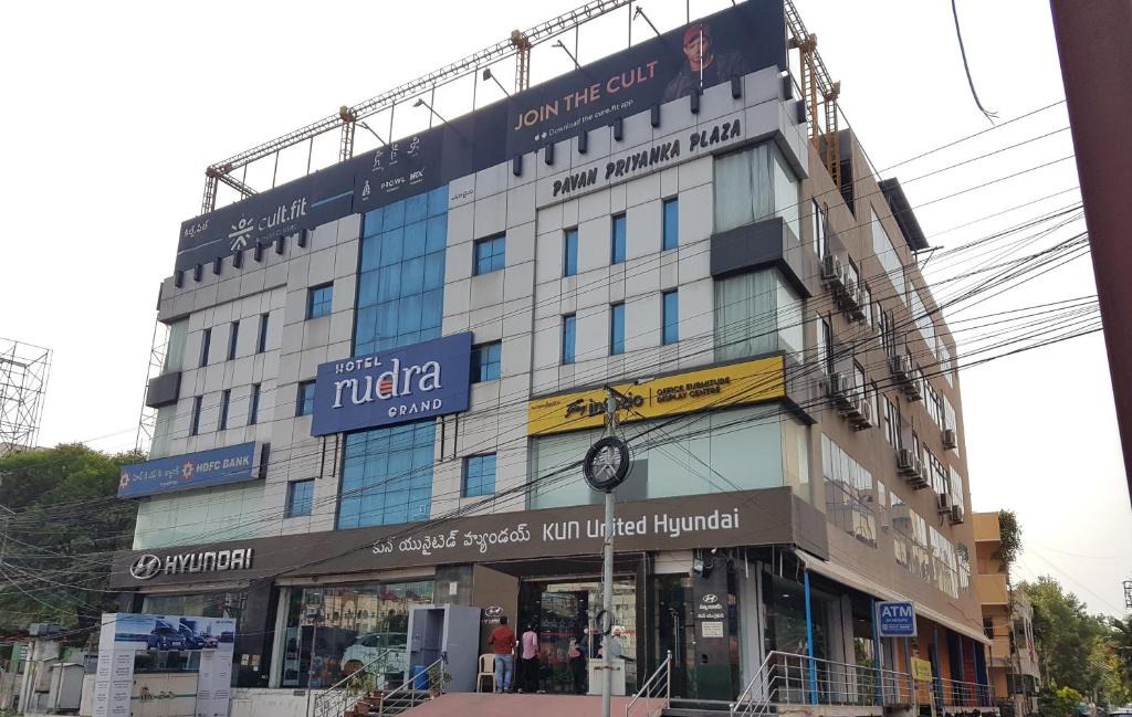 Kondapur Hotel | Hotel Rudra Grand - Kondapur, Hyderabad