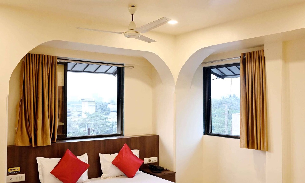 Dombivli East Hotel | Hotel Sagar