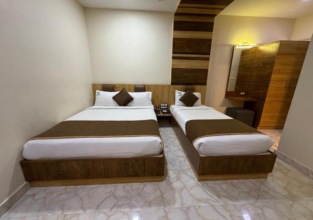 Pallavaram Hotel | Hotel Sai Krish Grand Pallavaram
