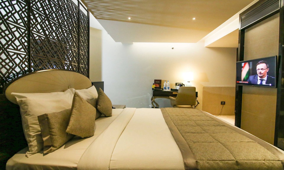 Malad West Hotel | Hotel Sai Palace Grand Malad
