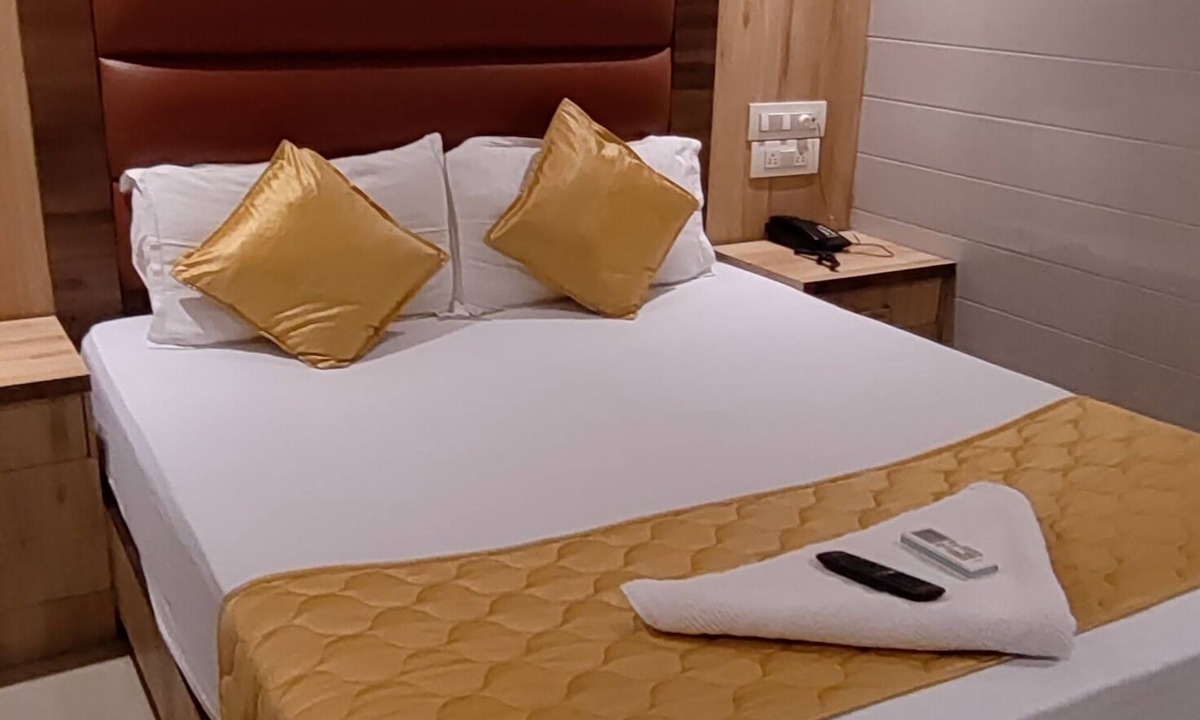 Dadar East Hotel | Hotel Sai Suites Dadar