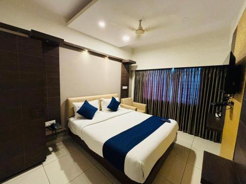 Gandhi Nagar Hotel | Hotel Sandalwood Inn - Rooms and Spa