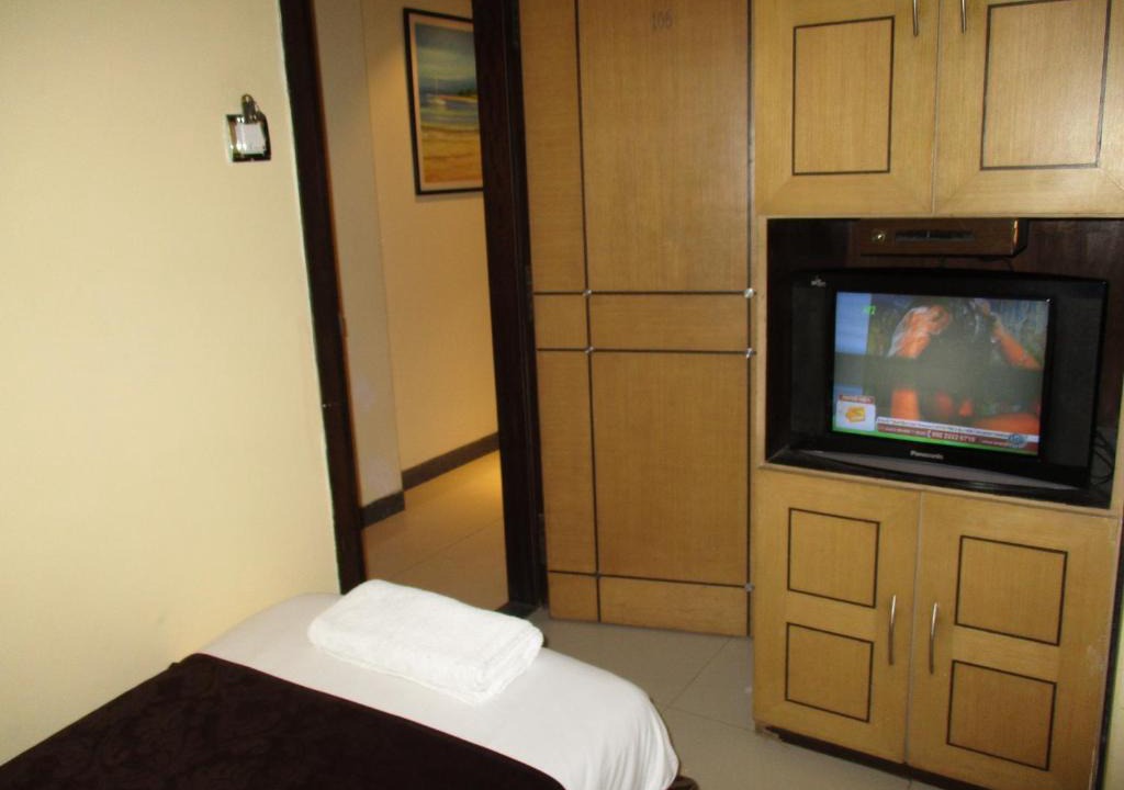 Marine Lines Hotel | Hotel Sapna Marine