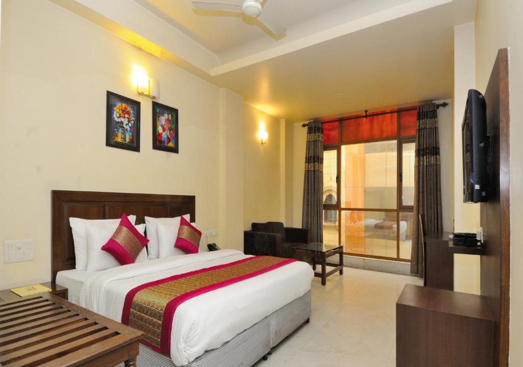 Paharganj Hotel | Hotel Shanti Villa- New Delhi Railway Station