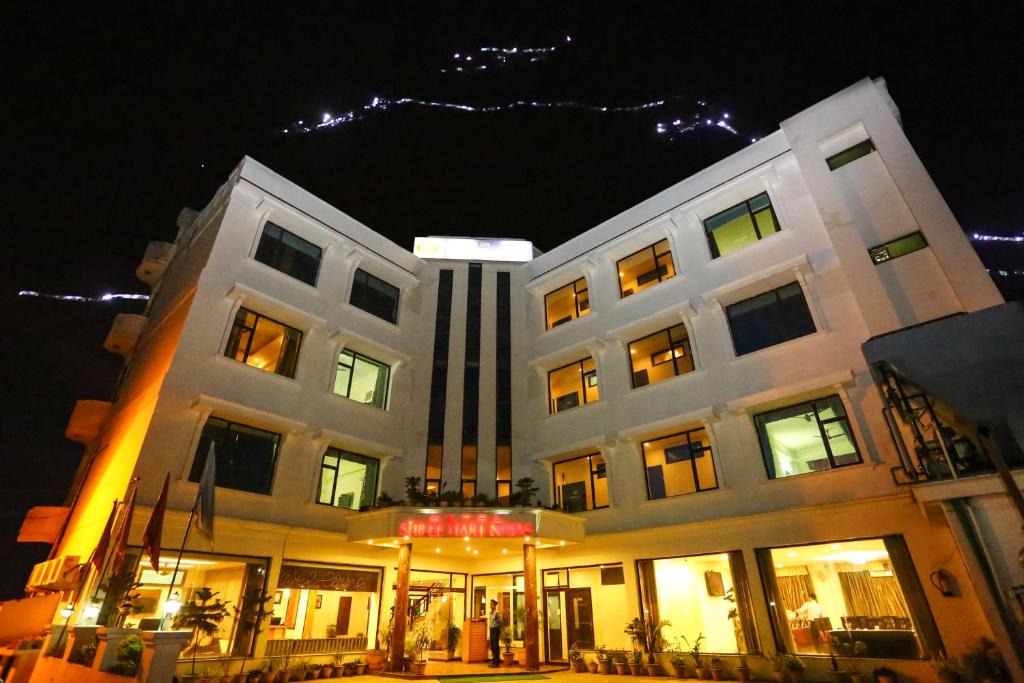 Katra Hotel | Hotel Shree Hari Niwas