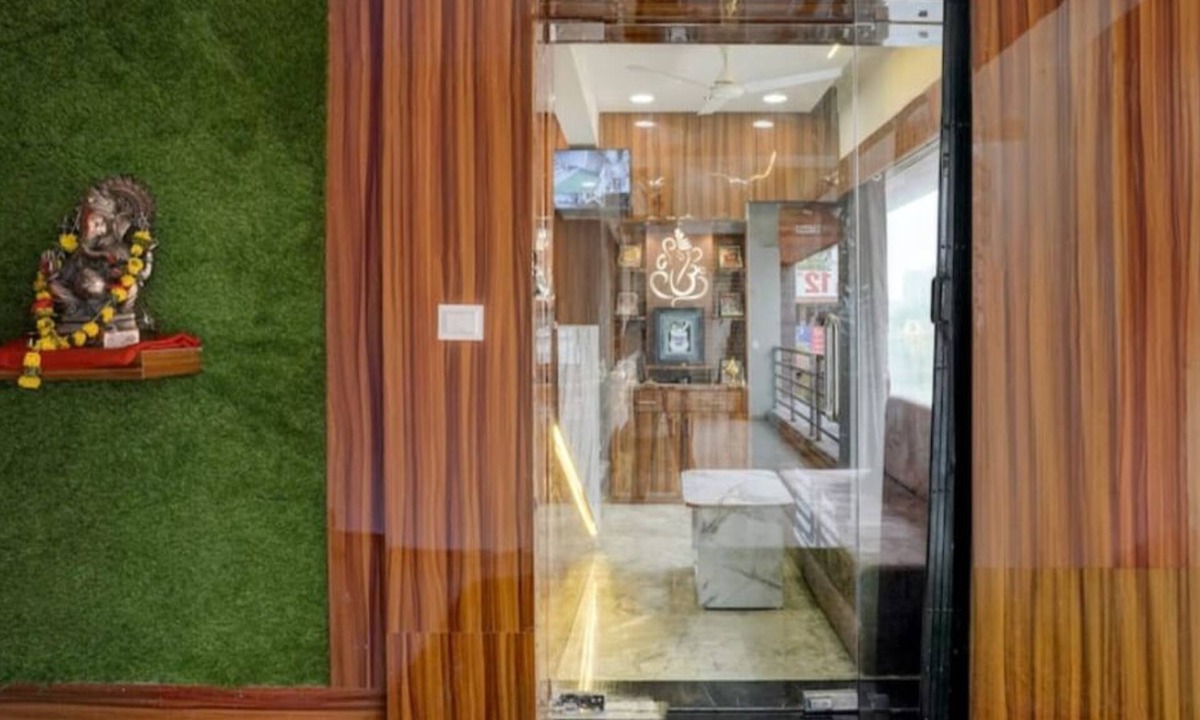Thaltej Hotel | HOTEL SHUBHAM INN THALTEJ