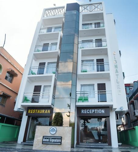 Digha Hotel | Hotel Signature Inn Digha হোটেল সিগনেচার ইন দিঘা Near Sea Beach and Lake View Room - All-Room-Attached-Balcony-and-fully-air-conditioned-hotel with- lift-wifi-Restaurant-parking-facility- Best Hotel in Digha