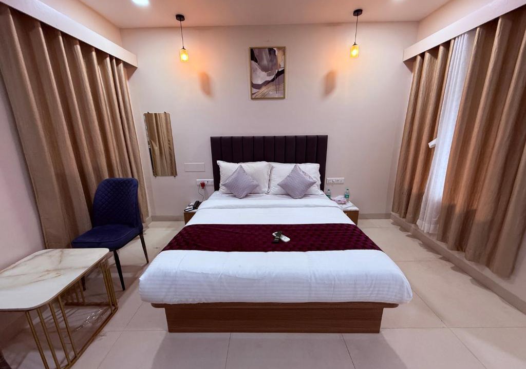 Vile Parle East Hotel | Hotel Silver Leaf - Vile Parle East - Near Mumbai Airport