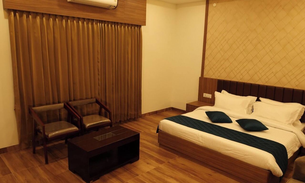 Periyakulam Hotel | Hotel SKVR Grand - Theni