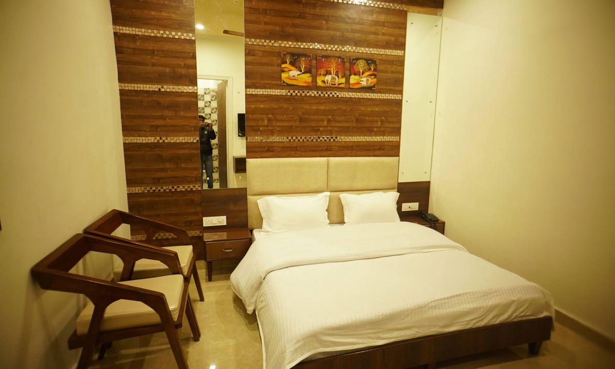 Jagadhri Hotel | HOTEL SOLUXE