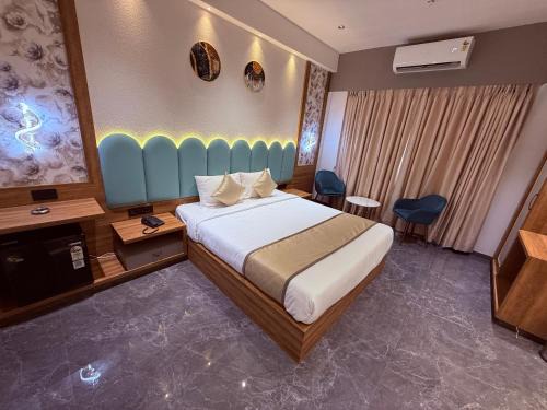 Dombivli East Cabin | Hotel Stellar Suites Dombivli - Couple Friendly - Comfort and Premium Stay