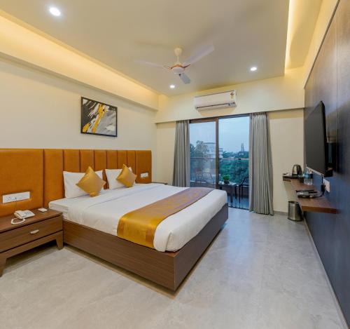 Kolhapur Hotel | Hotel The Golden Oaks, Kolhapur