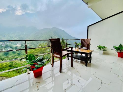 Mussoorie Hotel | Hotel The SSB - Property of the Year ! Luxury Balcony Rooms ! Mountain View ! Rooftop Cafe ! Big Parking !