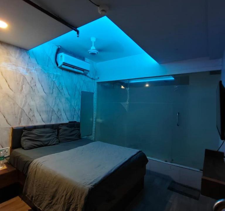 Surat House | Hotel The World