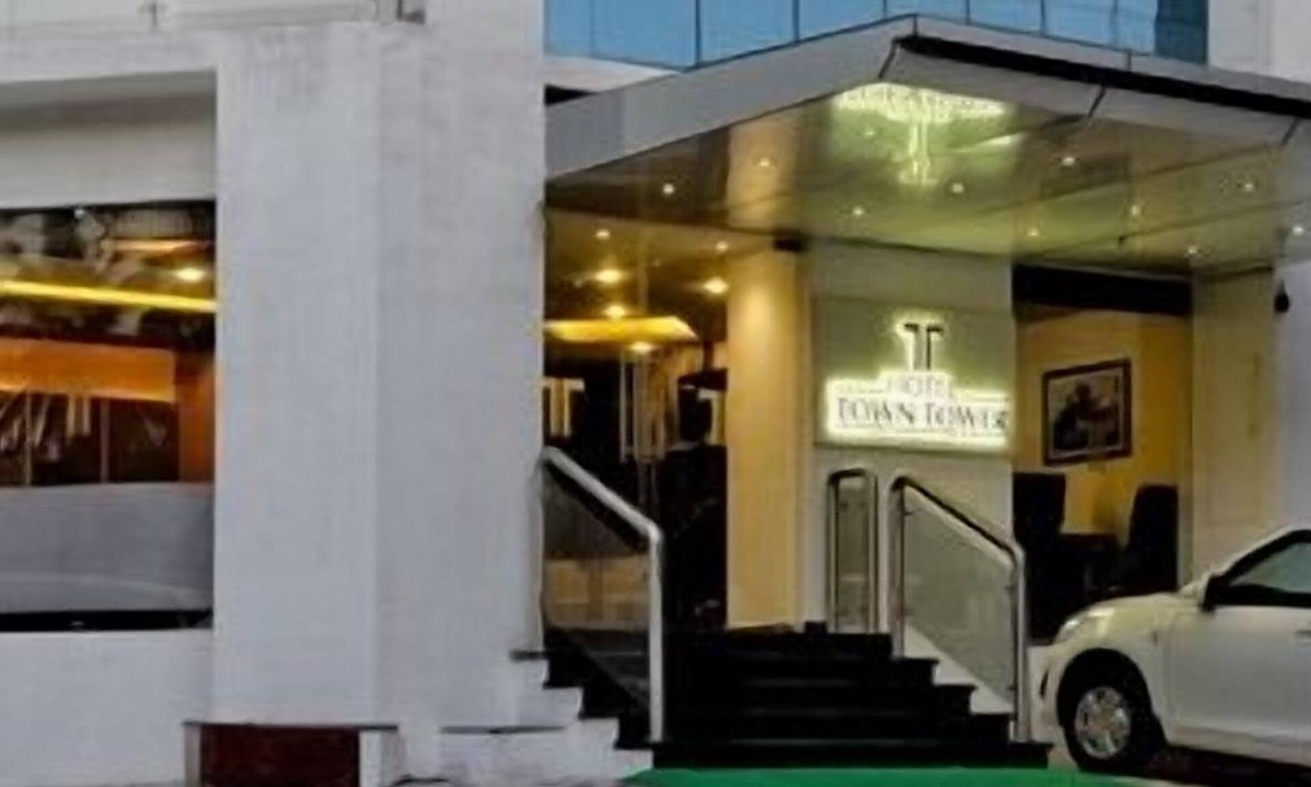 Statue Hotel | Hotel Town Tower
