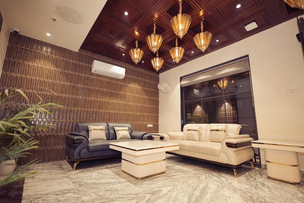 Mahmoorganj Hotel | Hotel VANSHIVAT