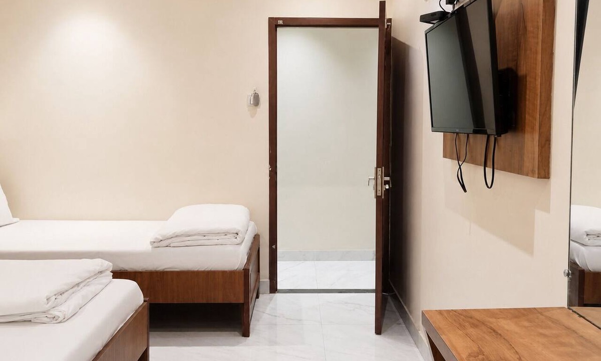 Wellington Pier Hotel | Hotel Volga 2