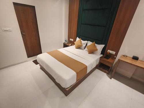 Andheri Hotel | Hotel West Line Andheri