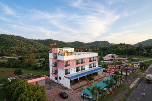 Ratanpur Hotel | Hotel White Lotus at Ratanpur border