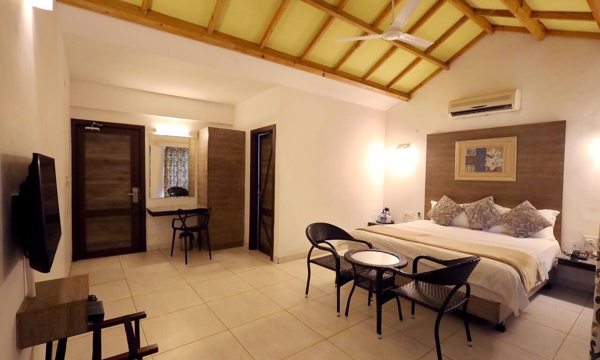 Achal Gadh Hotel | Hummingbird Resort