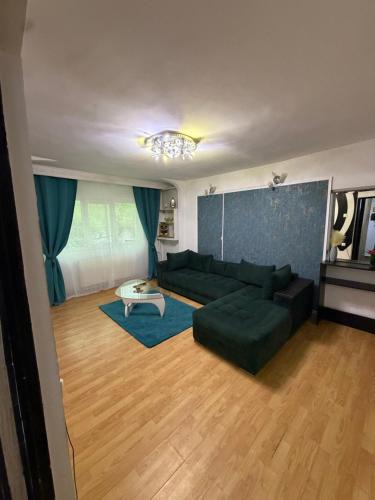 Pitesti Apartment | Hypnotic Suite 1