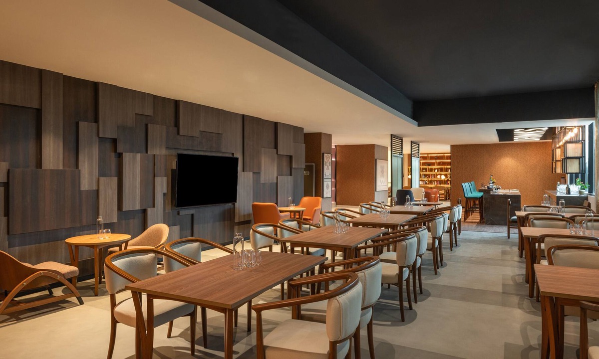 Vyalikaval HBCS Layout Hotel | Ibis Bengaluru Hebbal