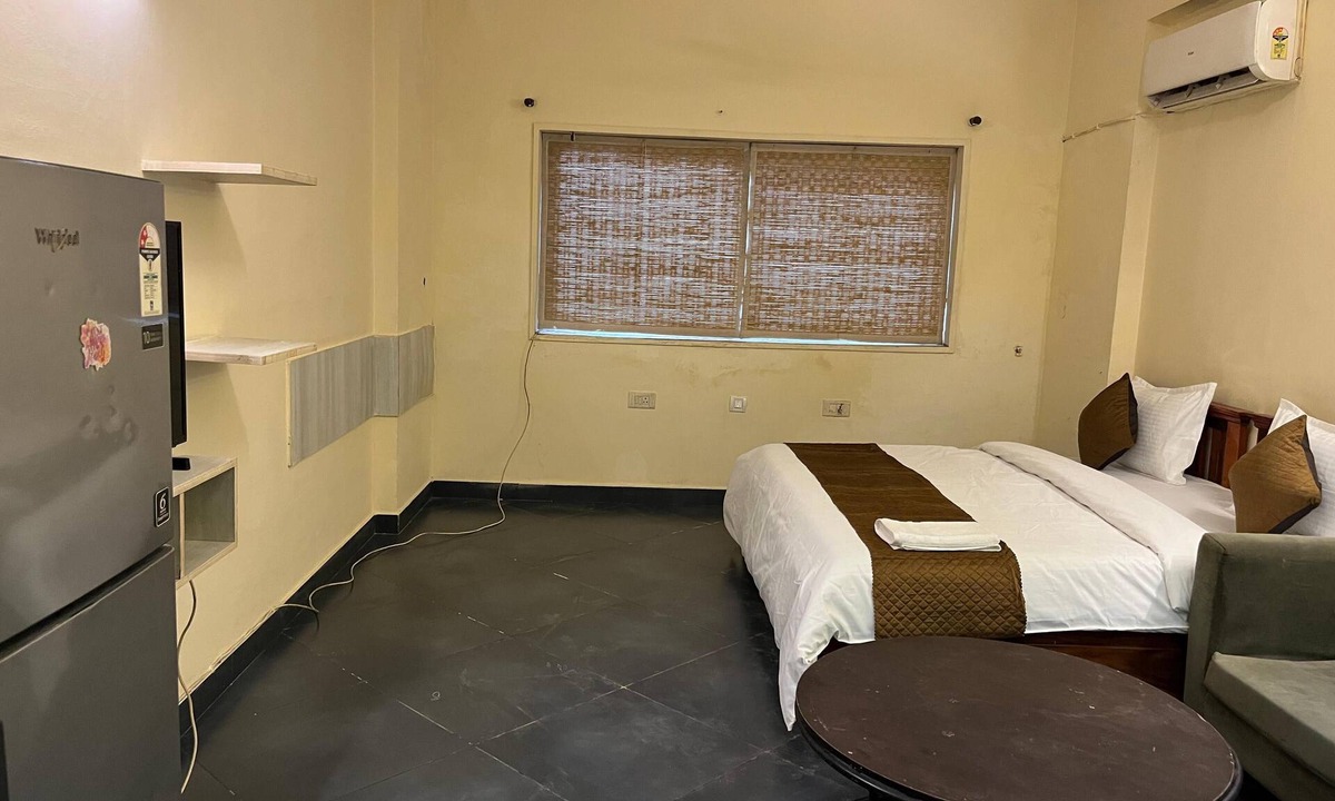 South West Apartment | Ig gobravostays : Studio Apartment Near Airport-Kitchenette&Parking/Pets Allow