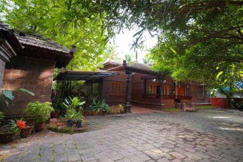 Guruvayur Villa | Illam Heritage inn Bungalow l 4 BHK