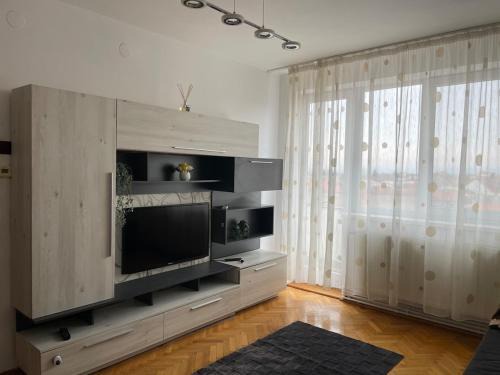Satu Mare Apartment | Inchiriez apartament central cu 2 camere et 4