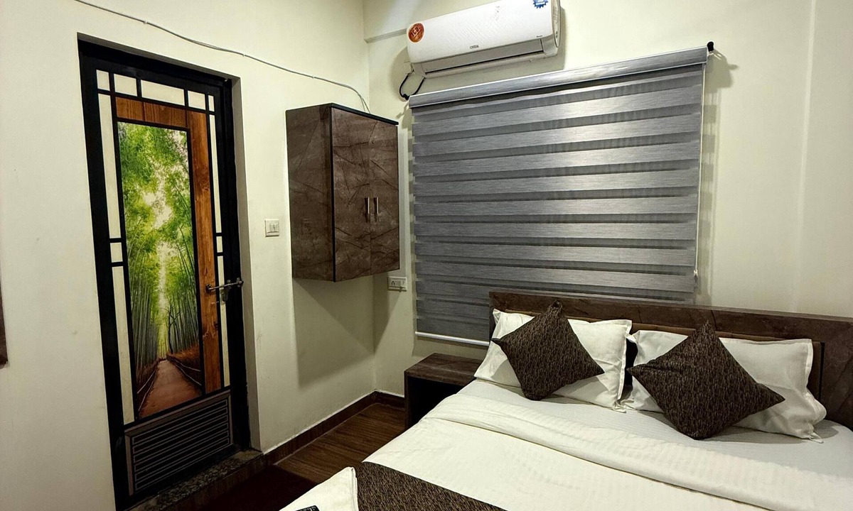 Shenoys Hotel | Indeo Residency