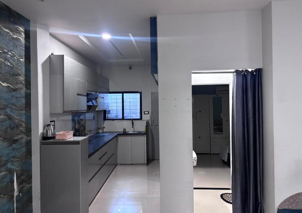 Indore Apartment | indifeed stays ,ground flor 1bhk apartment best locality in indore