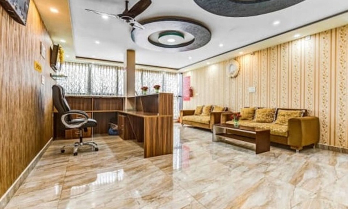 Mandya Hotel | iROOMZ Suchira Lodge