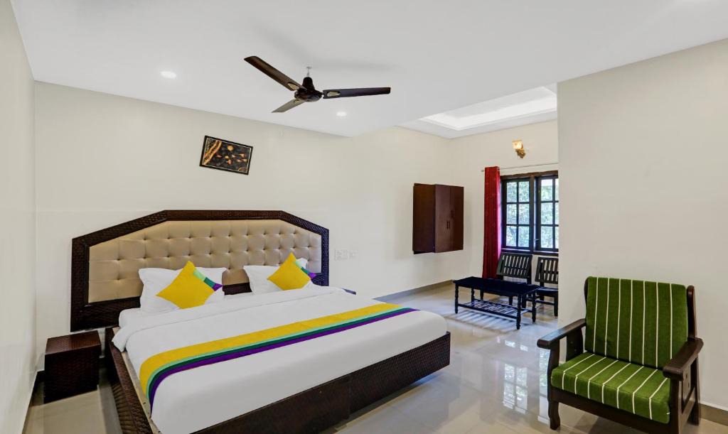 Mahadevpet Hotel | Itsy Hotels Regalia Grand, 500 Mtrs From Madikeri Fort