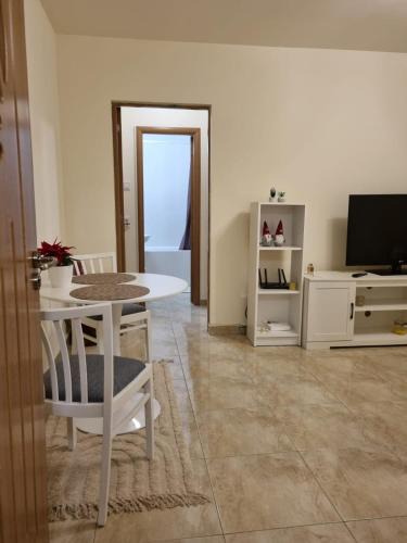 Craiova Apartment | Iza Suite