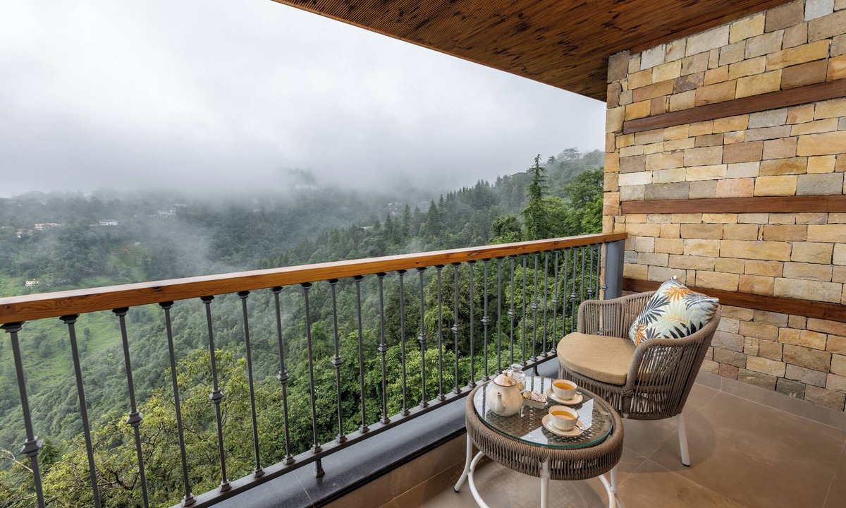 The Mall Road Hotel | jüSTa Hollow Oak, Mussoorie