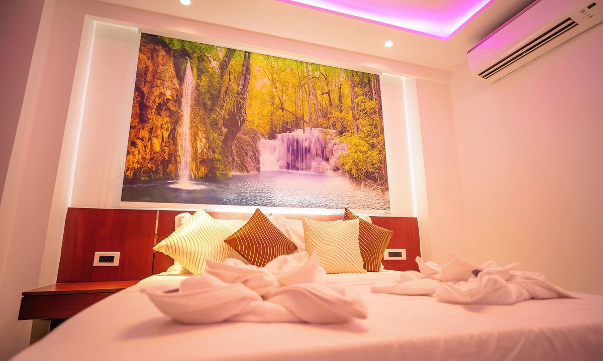 New Delhi Hotel | J60 Suites