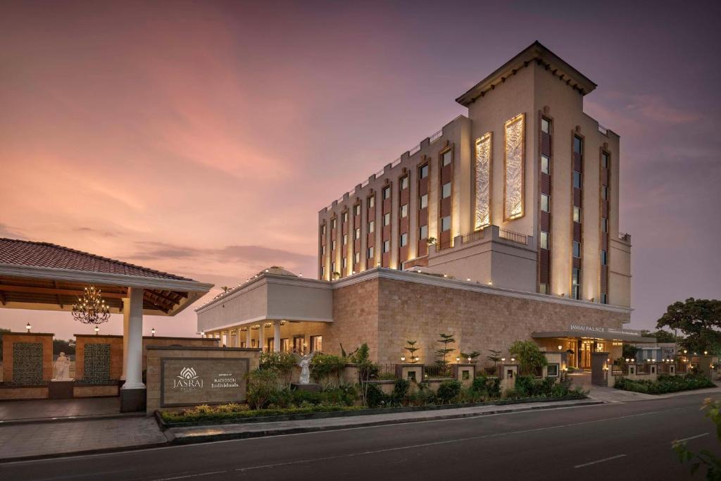 Yavatmal Hotel | Jasraj Palace Yavatmal Hotel, a member of Radisson Individuals